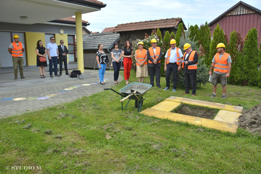 Draškovec, polaganje kamena temeljca za rekonstrukciju i dogradnju DV Fijolica - područni odjel Draškovec ( 16.8.2023)