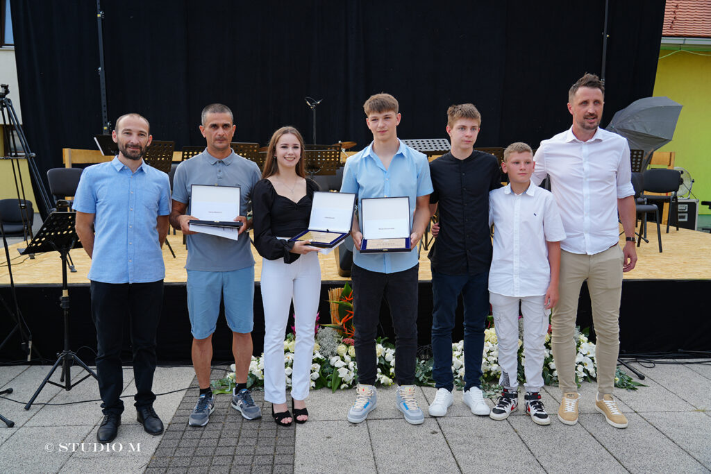 Dani Općine Mala Subotica, najbolji sportaši Općine Mala Subotica za 2023. godinu / Aida Trstenjak, Goran Marković, ekipa KK Globus | Foto: Ivan Hadeljan / Studio M