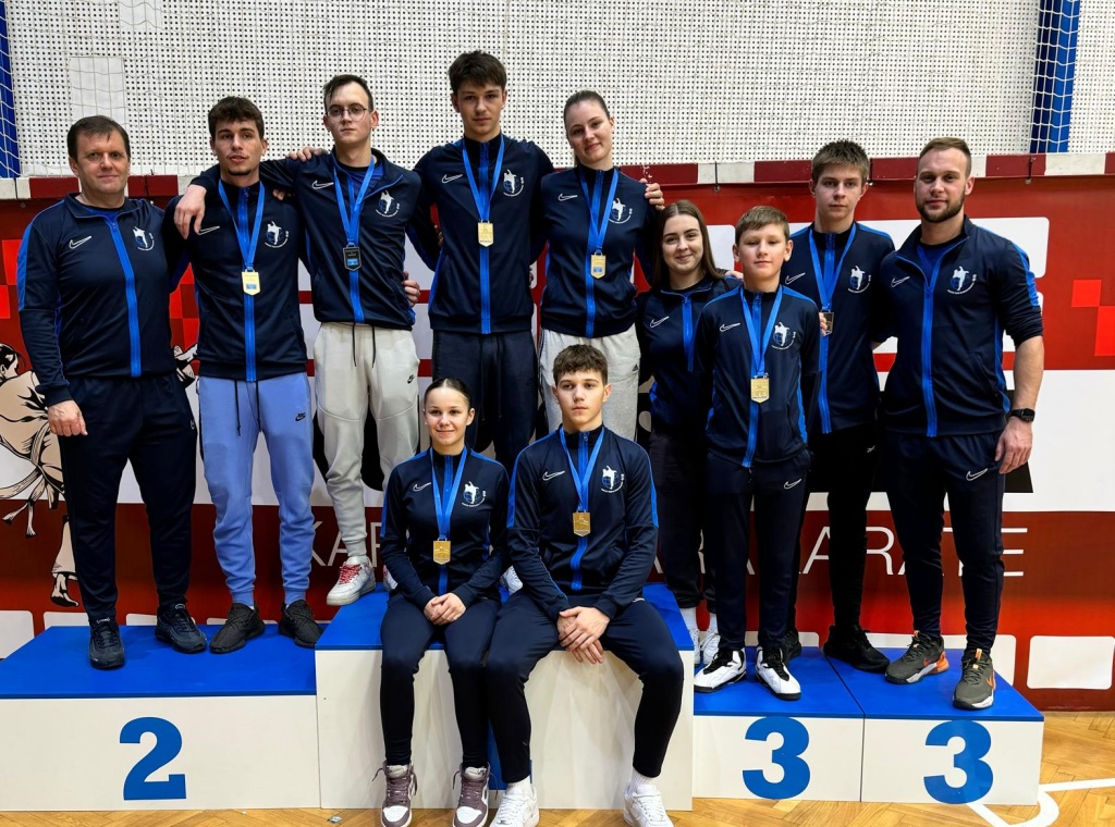 Na slici, gore s lijeva na desno: Dejan Slukić, Sven Strahija, Nikola Topličanec, Ervin Šoltić, Laura Strahija, Paulina Magdalenić, Tino Panić, David Bermanec, Filip Novak. Dolje s lijeva na desno: Aida Trstenjak, Petar Slukić